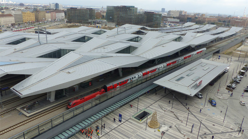 Datei:10 Hauptbahnhof von oben.jpg