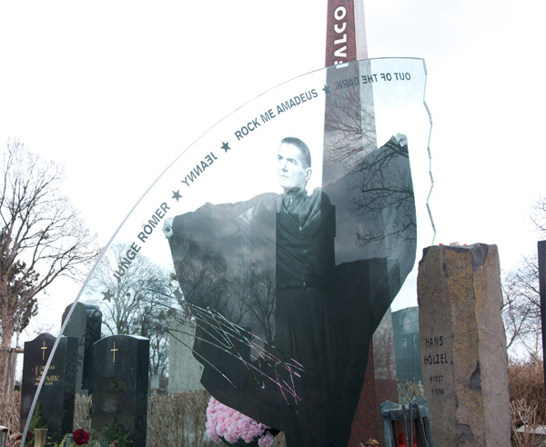 Datei:11 Zentralfriedhof Falco.jpg