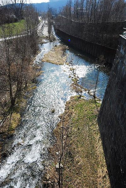 Datei:14 Mauerbach Mündung.jpg