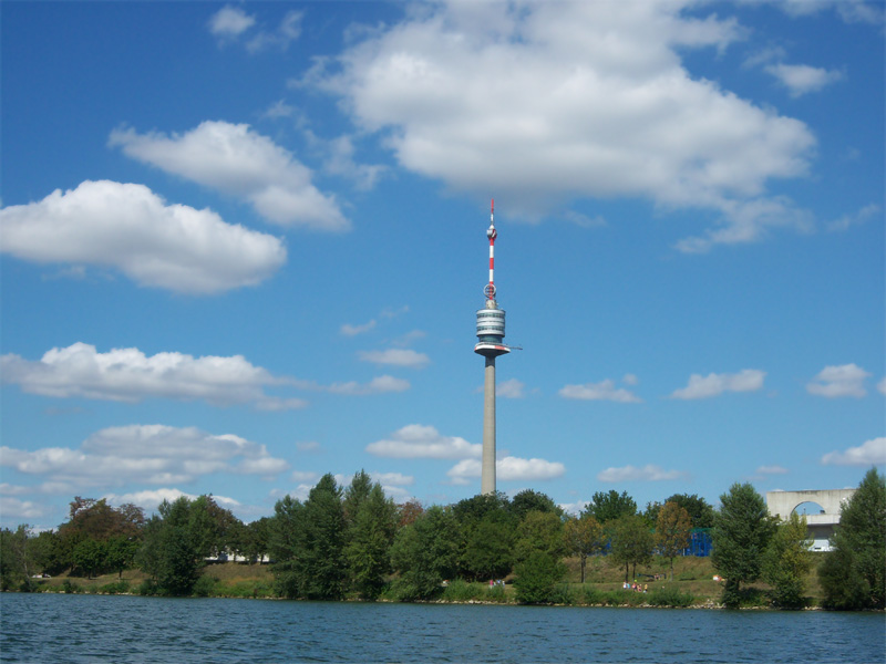 Datei:22 Donauturm von Neuer Donau.jpg