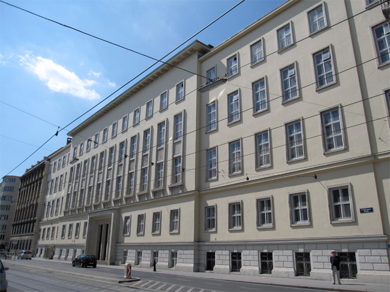 Datei:9 Medizinische Uni Währinger Str.jpg