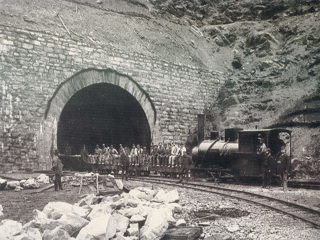 Datei:Arlbergtunnel Bau.jpg