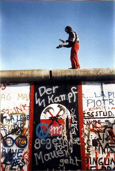 Datei:Berliner Mauerfall 1989.jpg