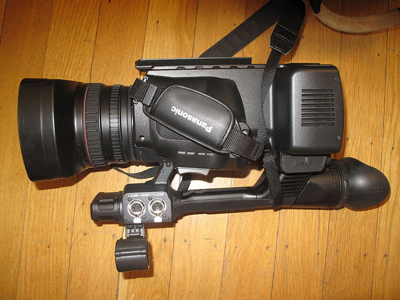 Datei:Digitale Videokamera.jpg