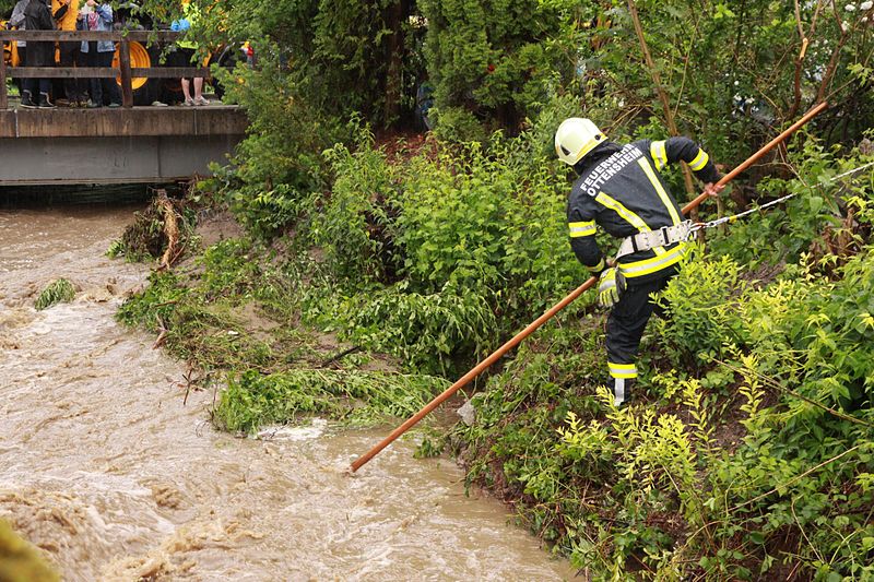Datei:Feuerwehr Unwetter.jpg
