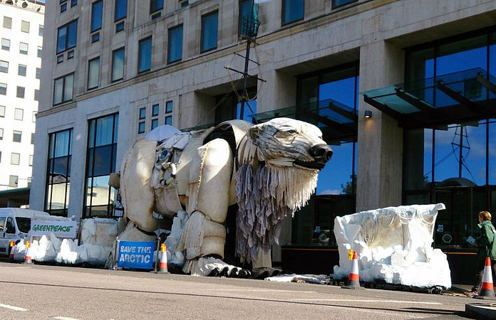 Datei:Greenpeace Demo.jpg