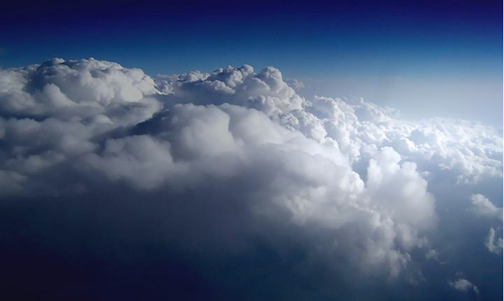 Datei:Himmel Flugzeug.jpg