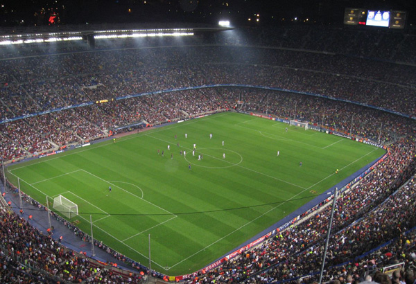 Datei:Match auf Fußballfeld.jpg