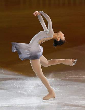 Datei:Pirouette im Eiskunstlauf.jpg