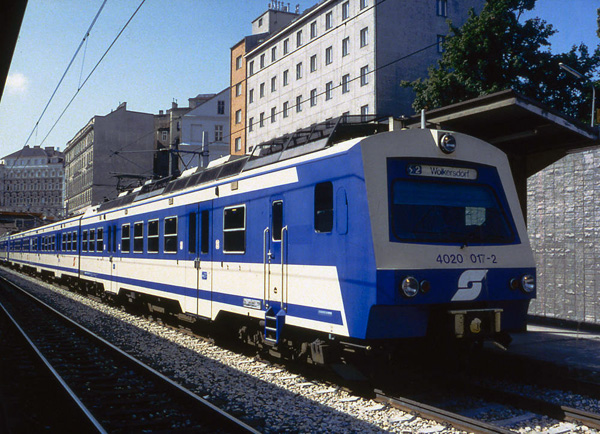 Datei:Schnellbahn S2.jpg