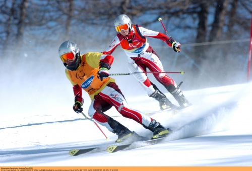 Datei:Skifahren sehbehindert.jpg