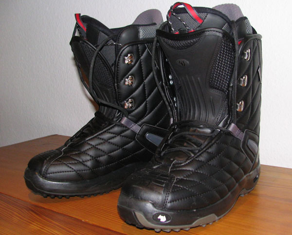 Datei:Snowboard Softboots.jpg