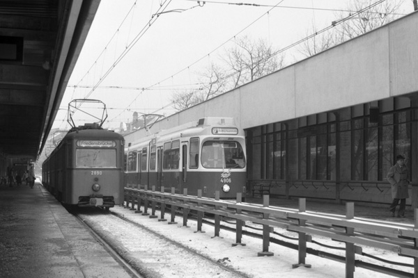 Datei:Stadtbahn Thaliastraße 1980.jpg