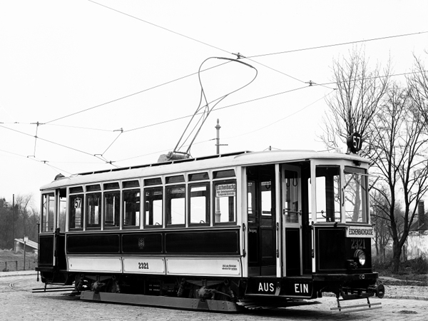 Datei:Straßenbahn Elektrische 1912.jpg