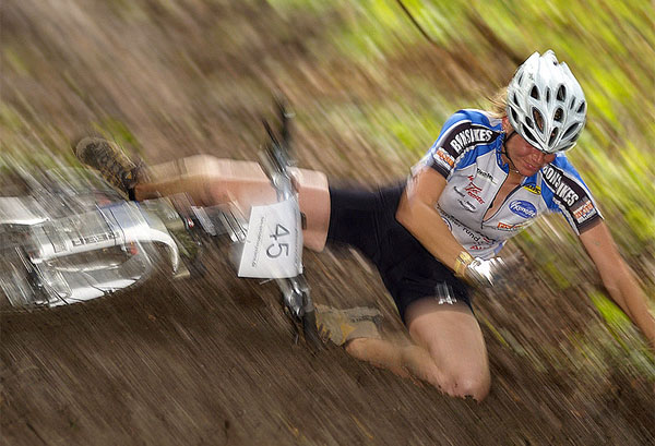 Datei:Sturz mit Mountainbike.jpg