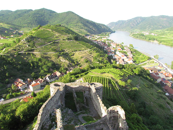 Datei:Wachau Spitz.jpg