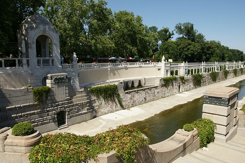 Datei:Wienfluss im Stadtpark.jpg