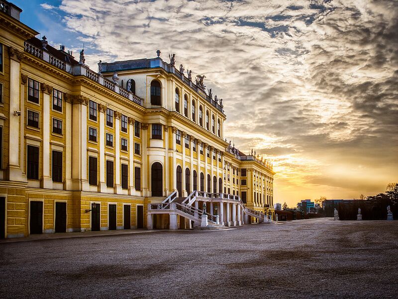 Datei:13 Schloss Schönbrunn Rückseite.jpg
