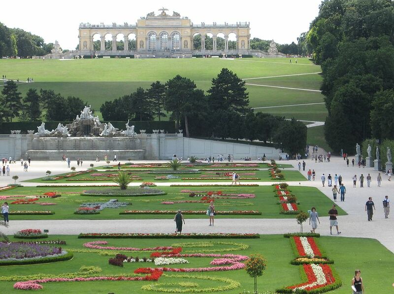 Datei:13 Schlosspark Gloriette.jpg