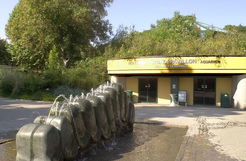 Datei:13 Tiergarten Brunnen Aquarium.jpg
