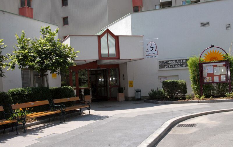 Datei:14 Pensionistenwohnhaus Klimt.jpg