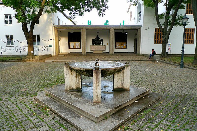 Datei:15 Kriemhildplatz.jpg