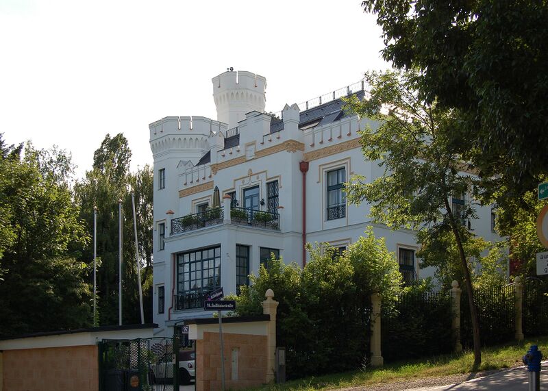 Datei:16 Ganserlburg.jpg