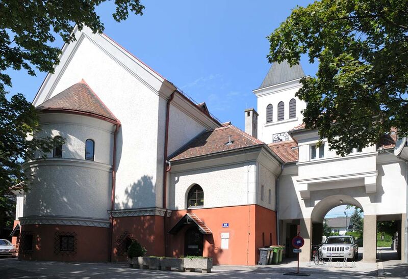 Datei:16 Wallfahrtskirche Starchant.jpg