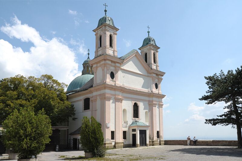 Datei:19 Kirche am Leopoldsberg.jpg