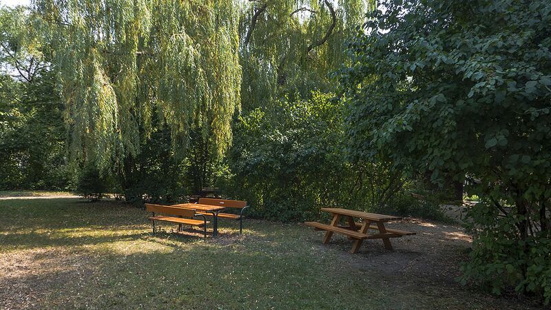 Datei:19 Raimund-Zoder-Park.jpg