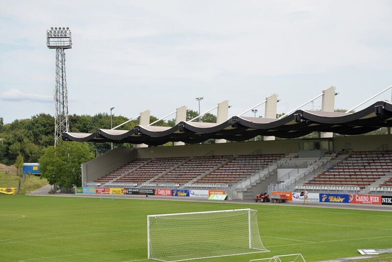 Datei:19 Sportplatz Hohe Warte.jpg