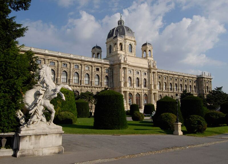 Datei:1 Naturhistorisches Museum.jpg