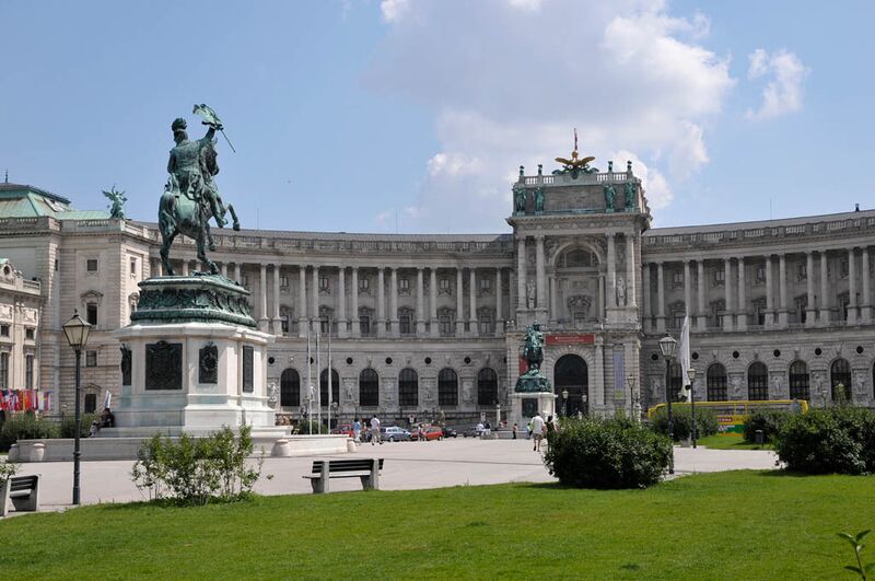 Datei:1 Neue Hofburg.jpg