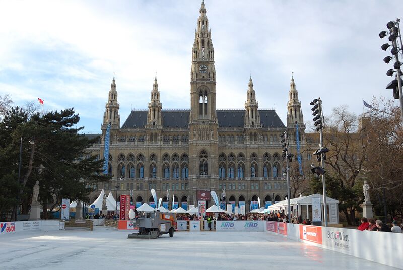 Datei:1 Rathausplatz Eistraum.jpg