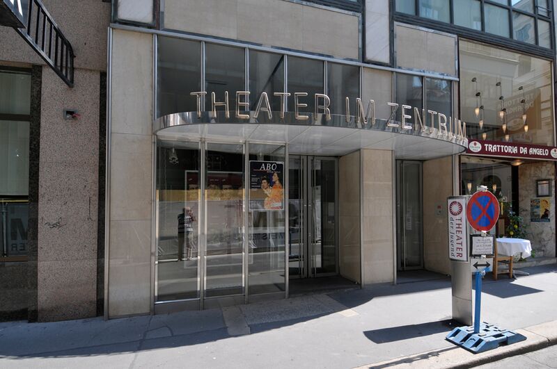 Datei:1 Theater im Zentrum.jpg