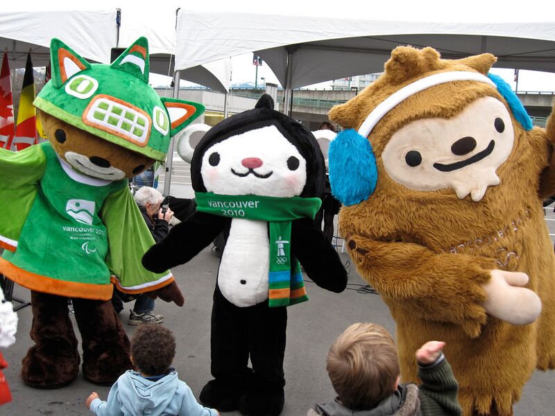 Datei:2010 Olympische Spiele Maskottchen.jpg