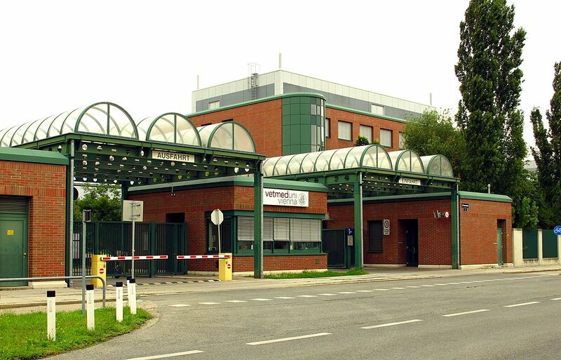 Datei:21 Veterinärmedizinische Universität.jpg