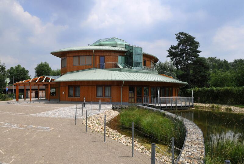 Datei:22 Nationalparkhaus Lobau.jpg