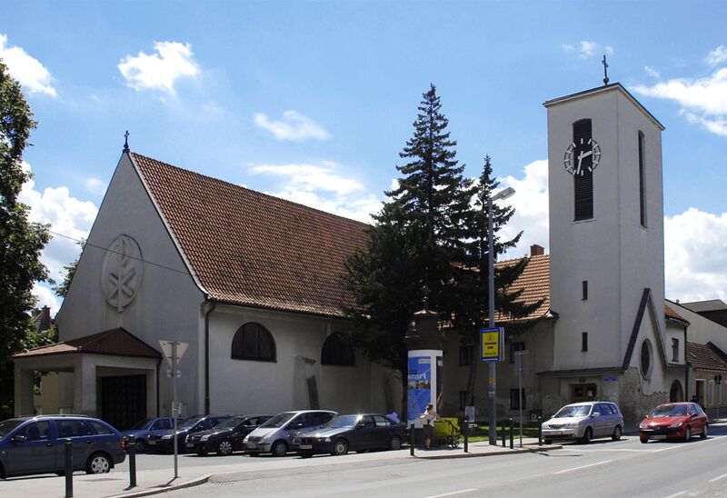 Datei:22 Pfarrkirche Eßling.jpg