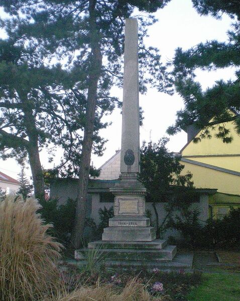 Datei:22 Siegesplatz Artilleristendenkmal.jpg