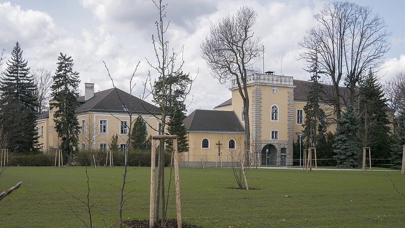 Datei:23 Schloss Liesing.jpg