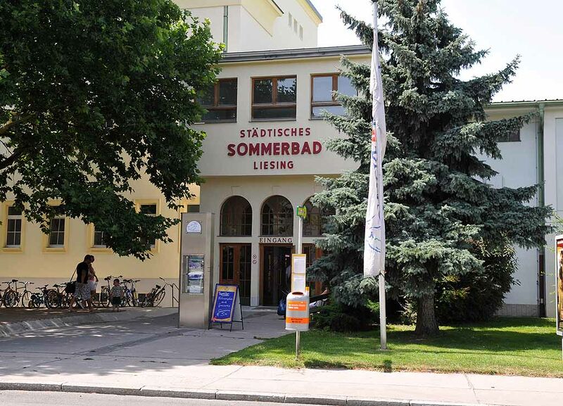 Datei:23 Sommerbad Liesing.jpg
