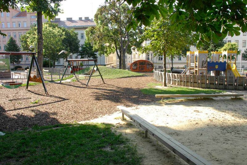 Datei:6 Esterhazypark.jpg