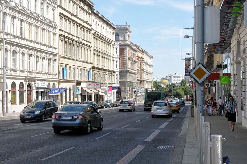 Datei:6 Getreidemarkt.jpg