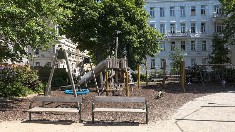 Datei:8 Hamerlingpark.jpg