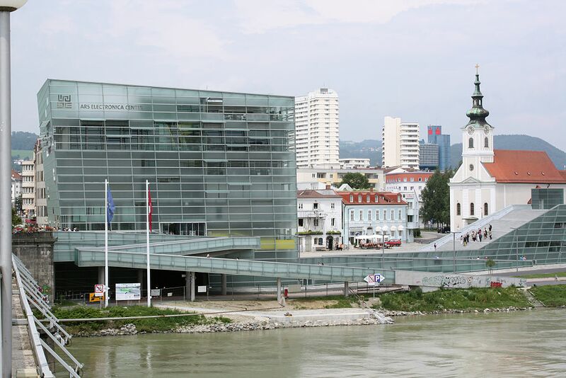 Datei:Ars Electronica Center.jpg