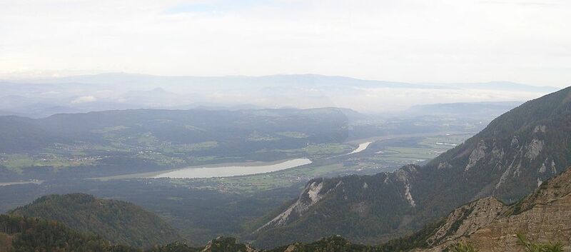 Datei:Blick von Karawanken.jpg