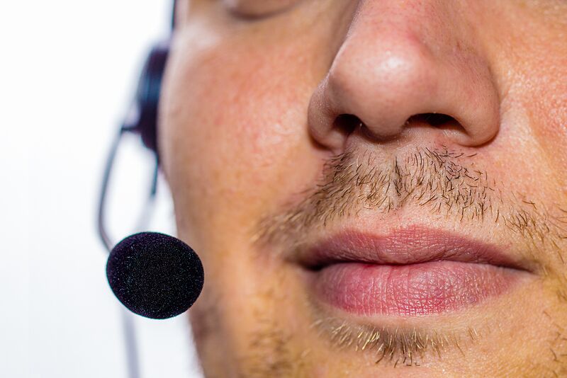 Datei:Callcenter Mitarbeiter.jpg