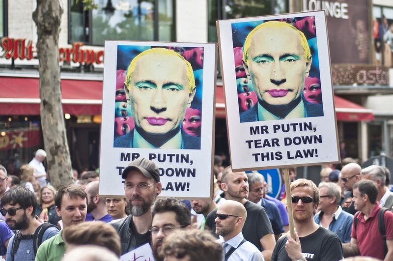 Datei:Demonstration Berlin Putin.jpg