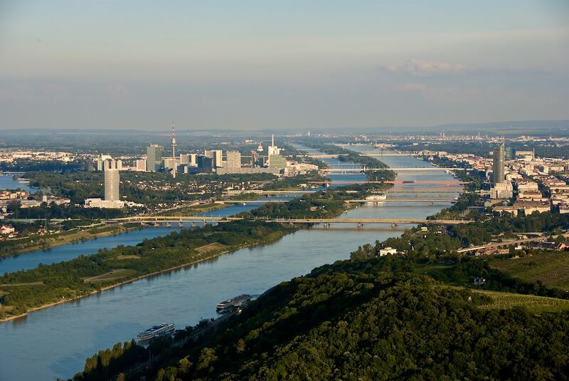 Datei:Donau Wien.jpg